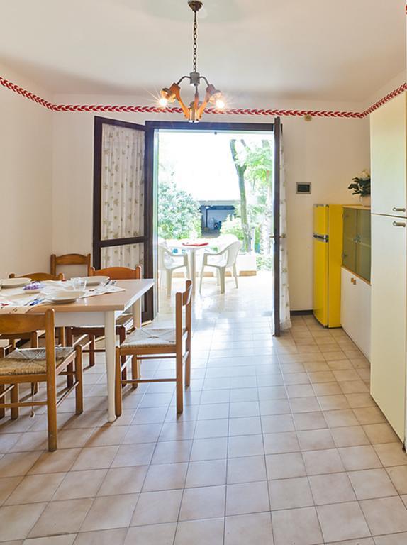 Residence Cinzia Pool Bibione Exterior photo