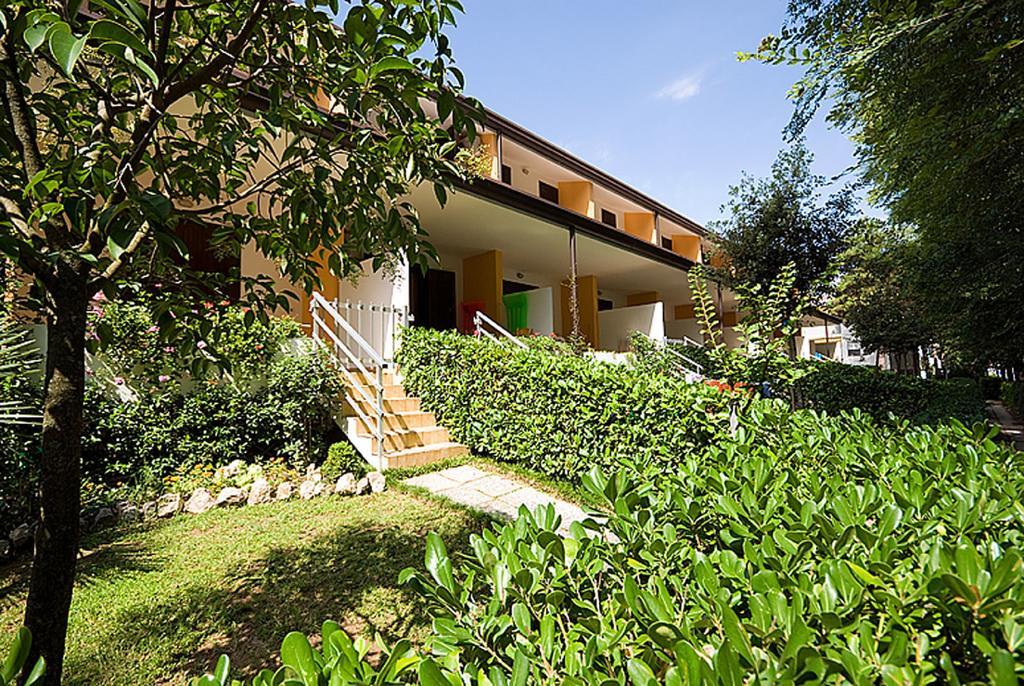 Residence Cinzia Pool Bibione Exterior photo