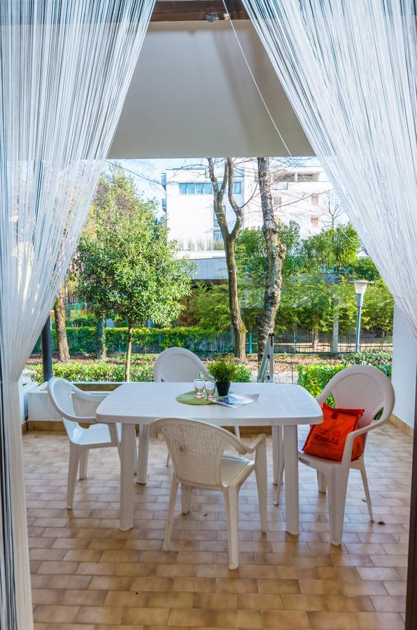 Residence Cinzia Pool Bibione Exterior photo